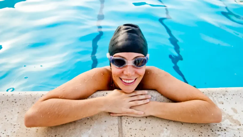 walking and swimming for middle aged women